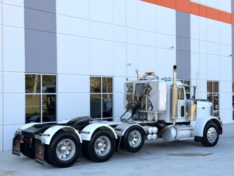 More photos of 2007 PETERBILT 379 at Forge Truck Centers - South Carolina, SC