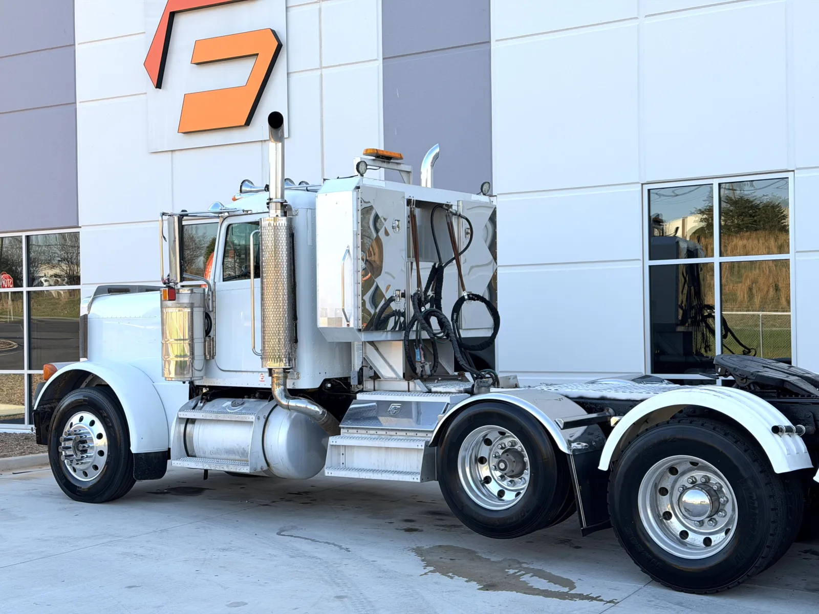 2007 Peterbilt - image 8