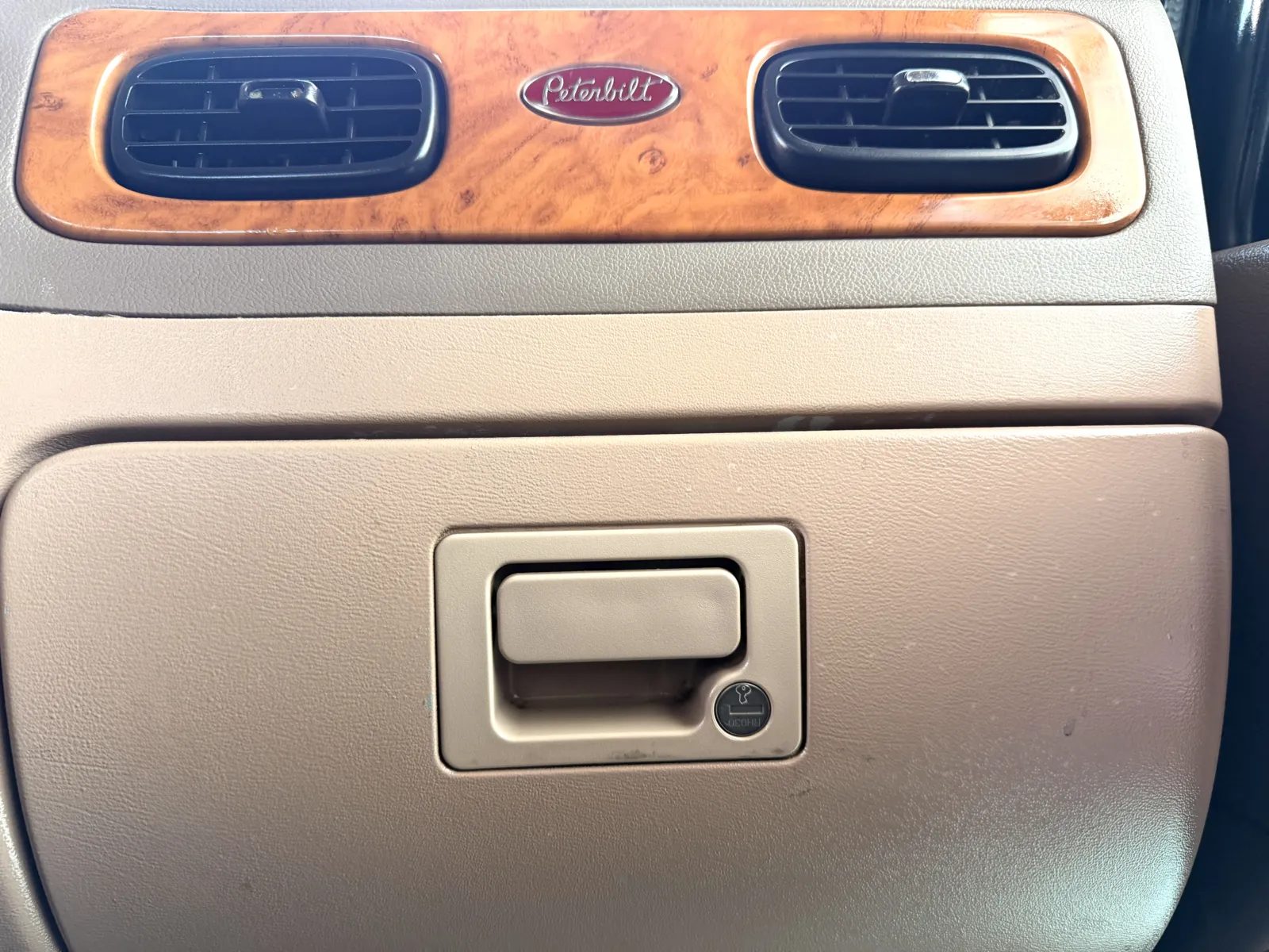 2007 Peterbilt - image 19