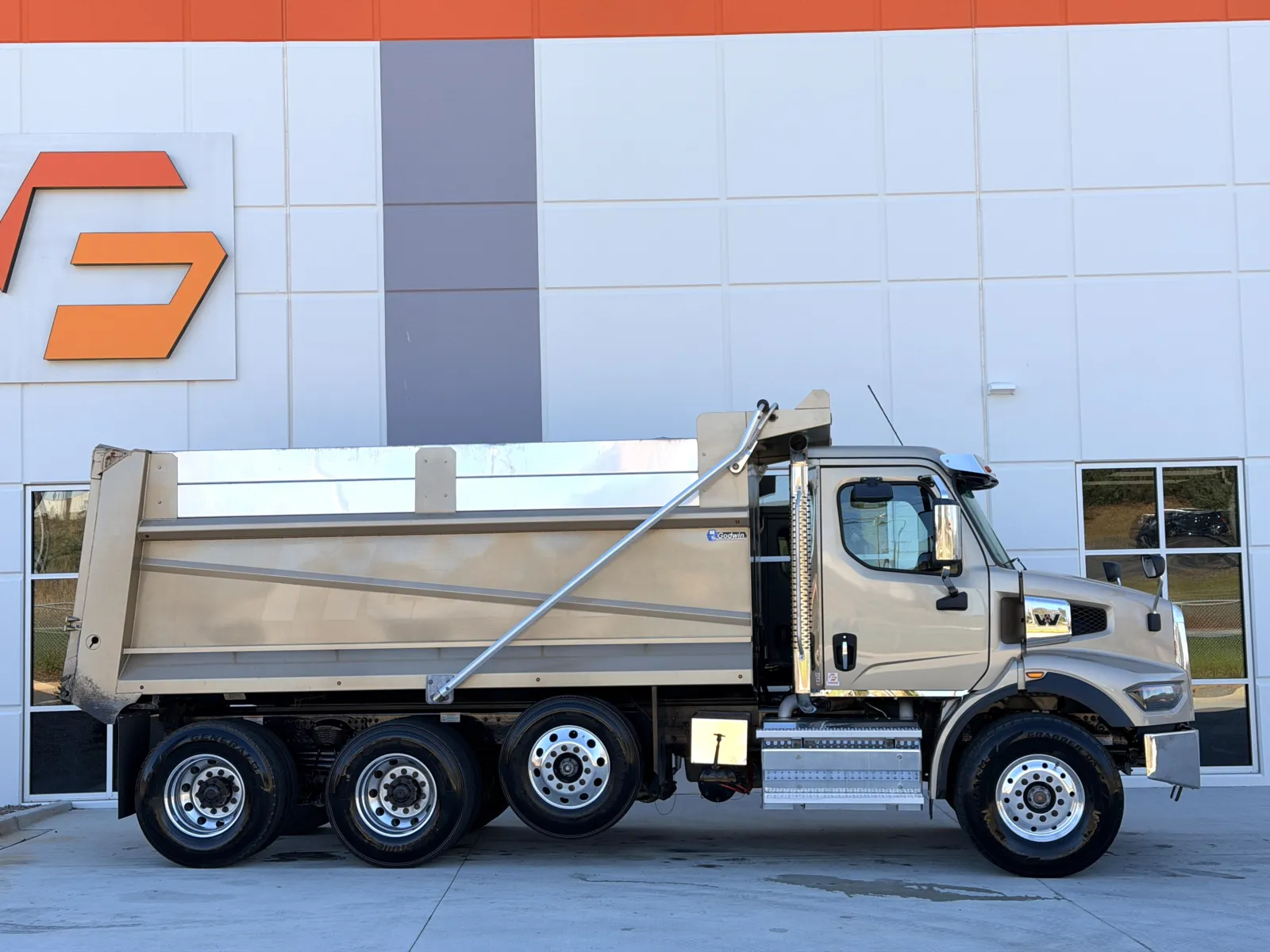 2024 Western Star 47X - image 4