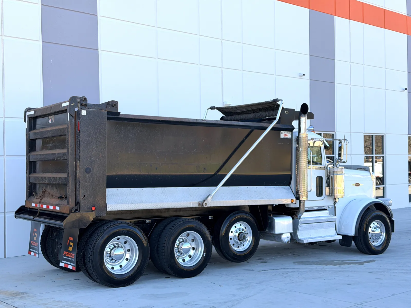 2021 Peterbilt 389 - image 6