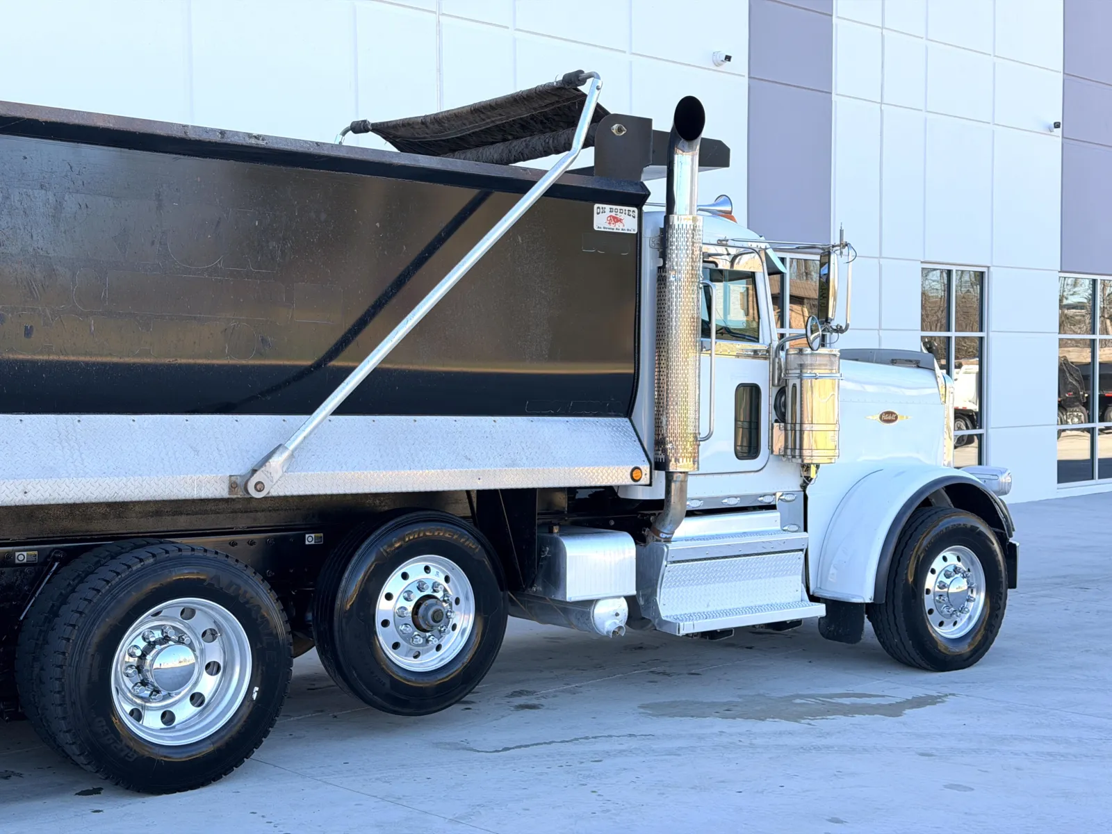 2021 Peterbilt 389 - image 8