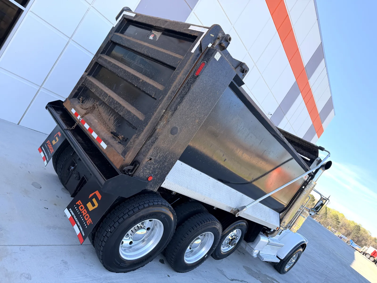 2021 Peterbilt 389 - image 12