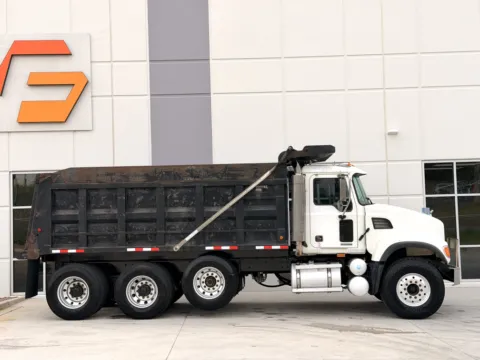 More photos of 2006 MACK CV713 at Forge Truck Centers - South Carolina, SC