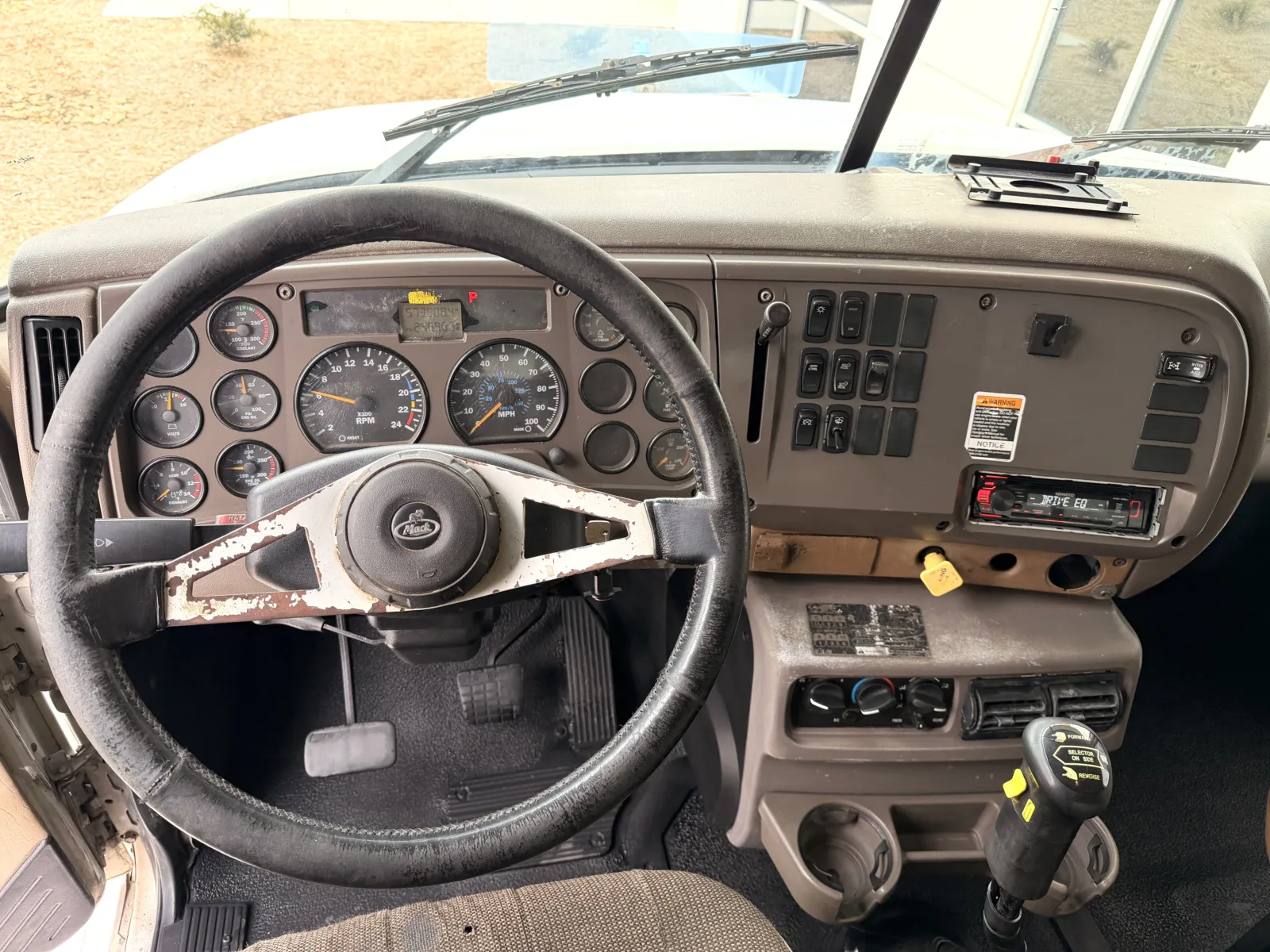 2006 Mack - image 17