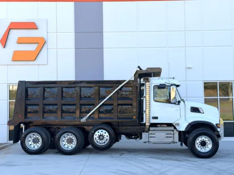 More photos of 2022 VOLVO VHD at Forge Truck Centers - South Carolina, SC