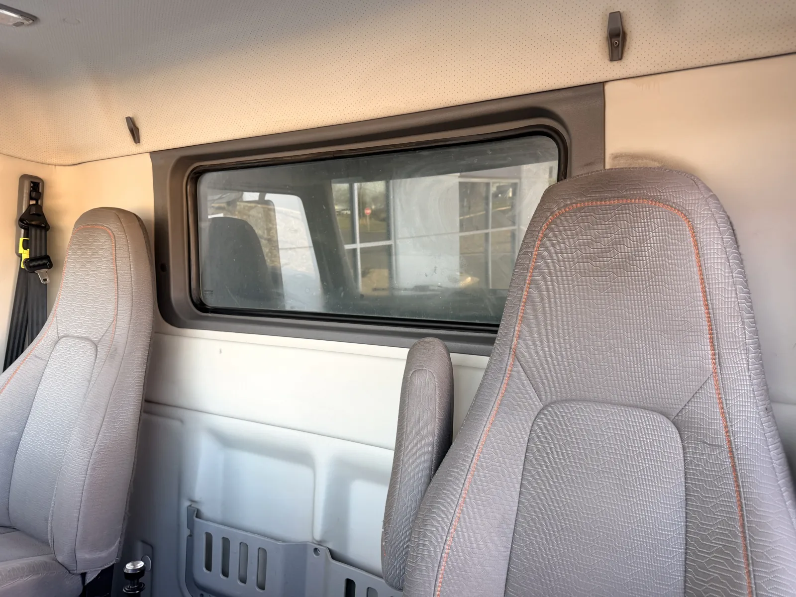 2022 Volvo VHD 300 - image 21