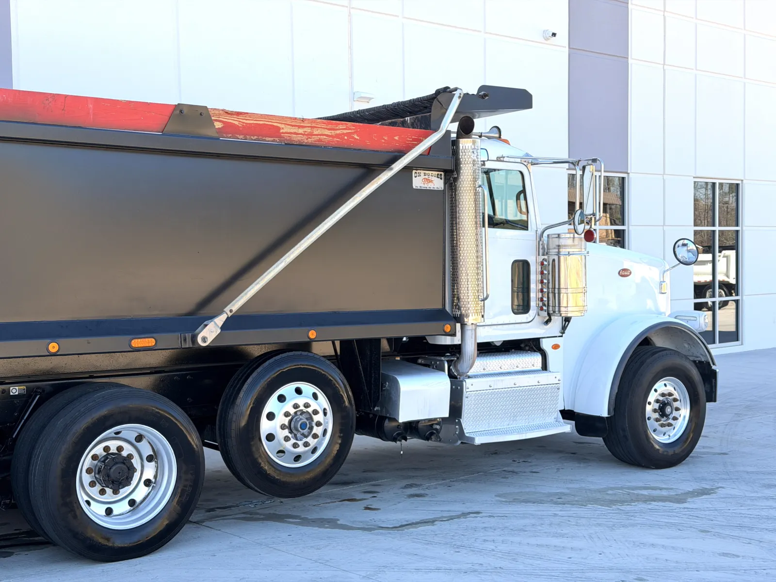 2016 Peterbilt - image 8