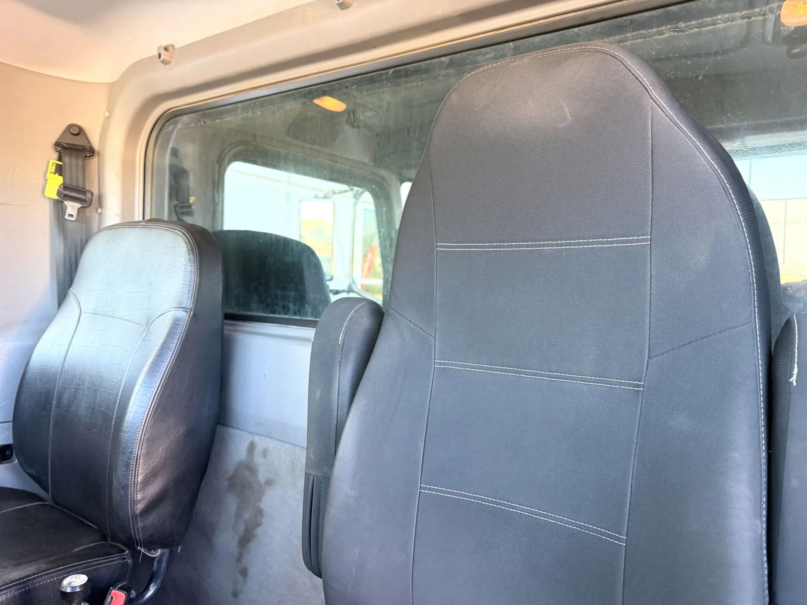 2016 Peterbilt - image 21