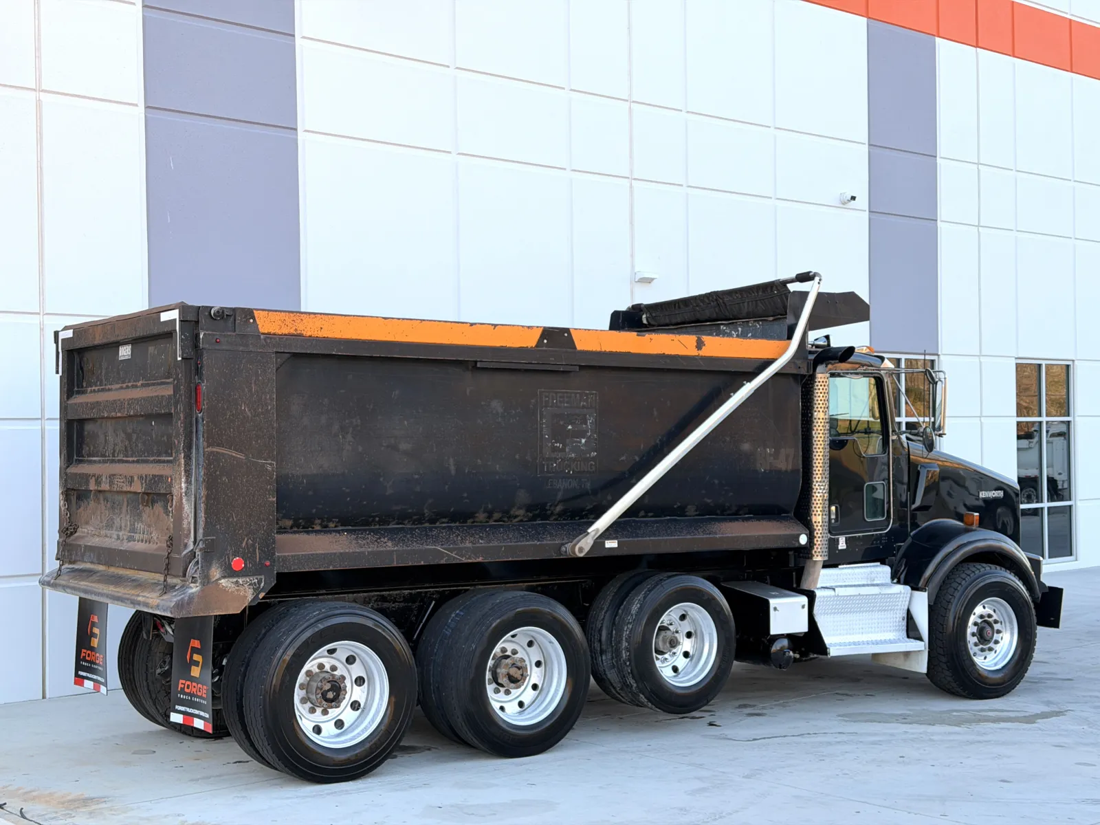 2015 Kenworth T800 - image 6