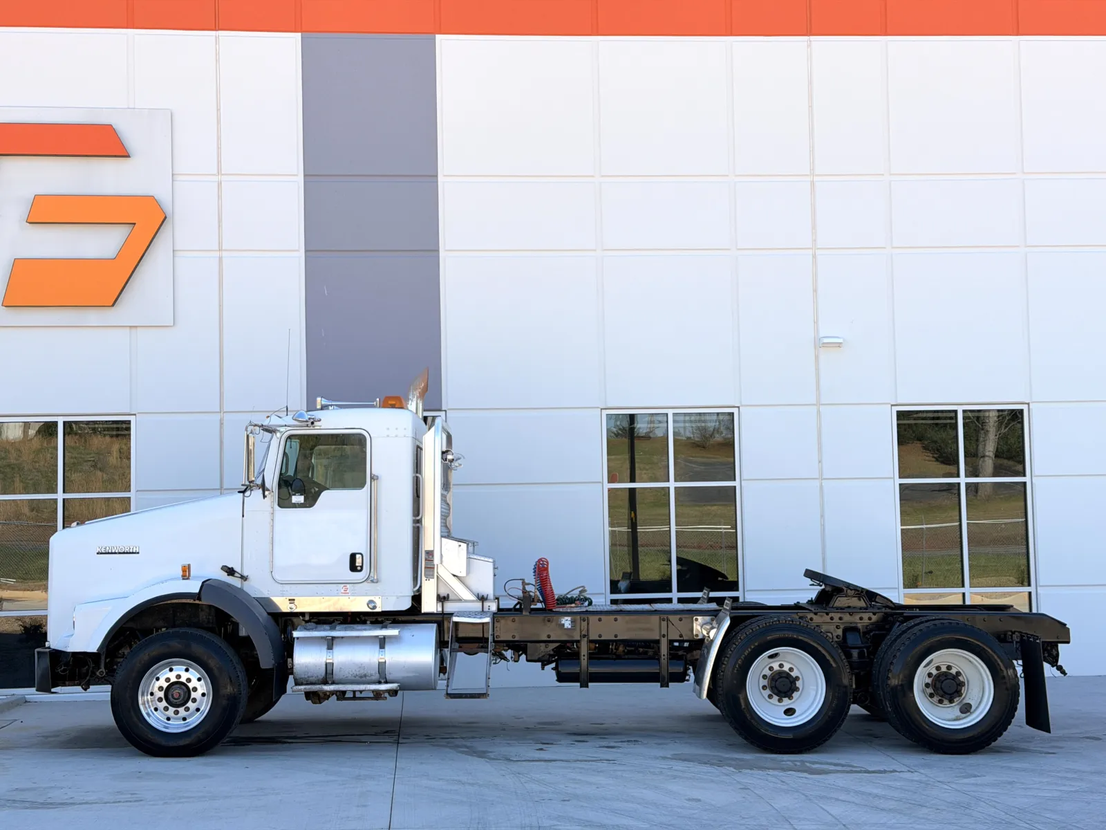 2009 Kenworth T800 - image 4