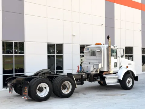 More photos of 2009 KENWORTH T800 at Forge Truck Centers - South Carolina, SC