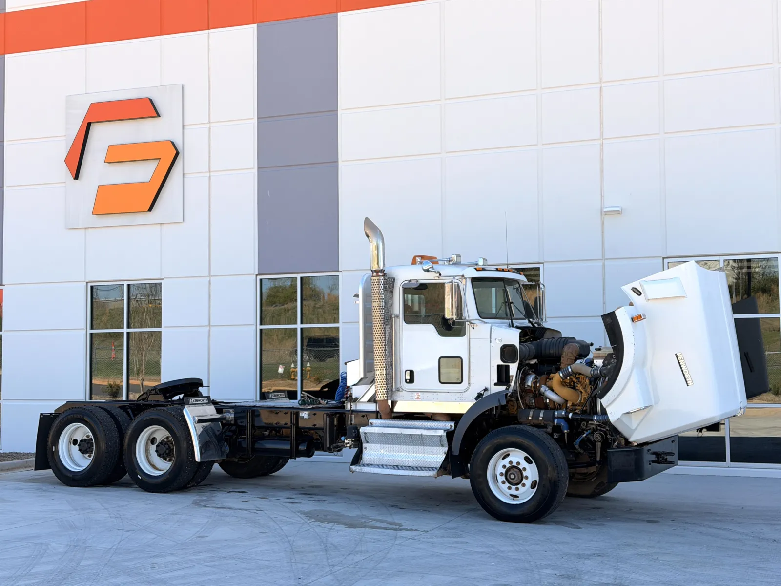 2009 Kenworth T800 - image 9