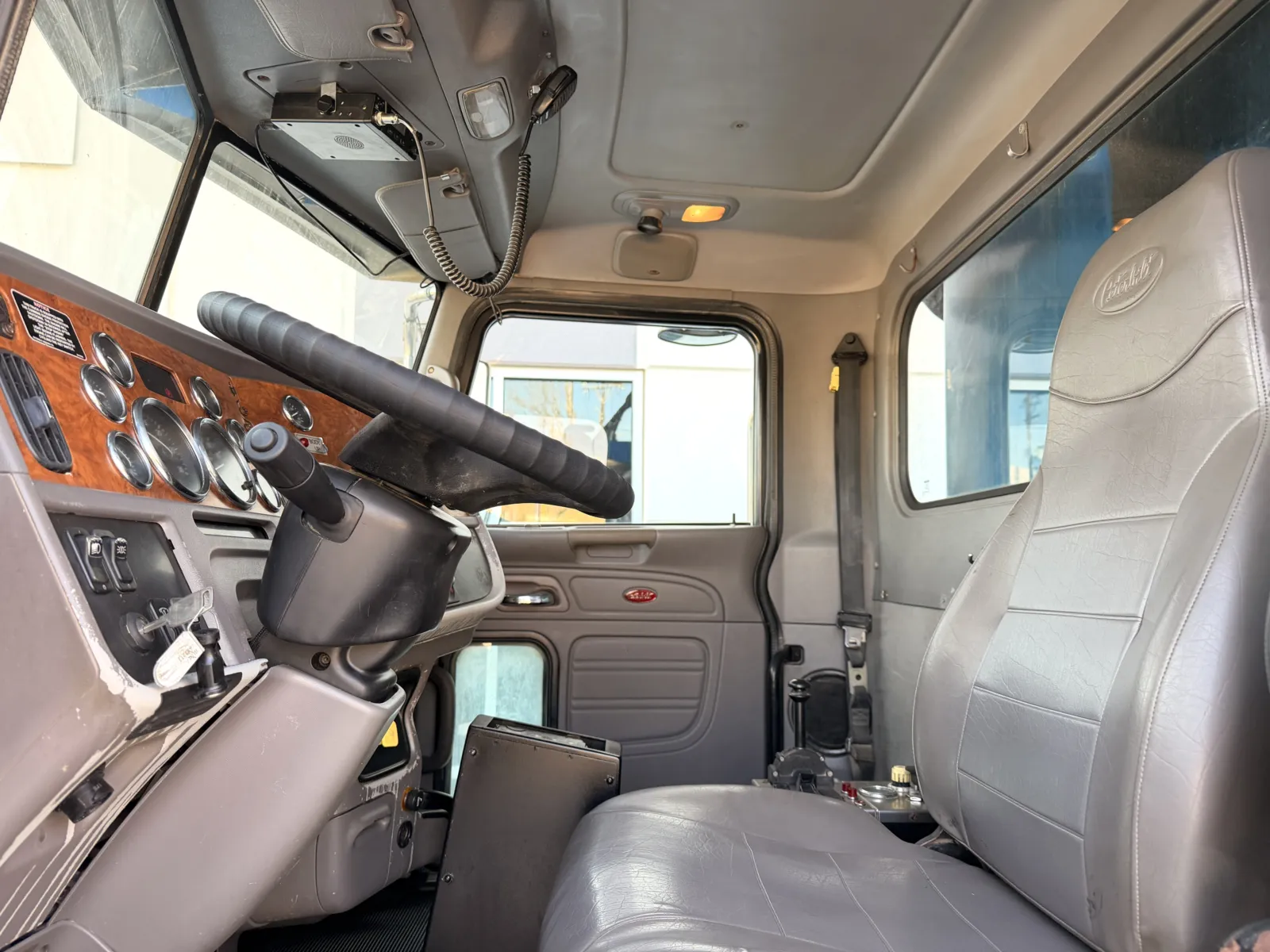 2007 Peterbilt - image 15