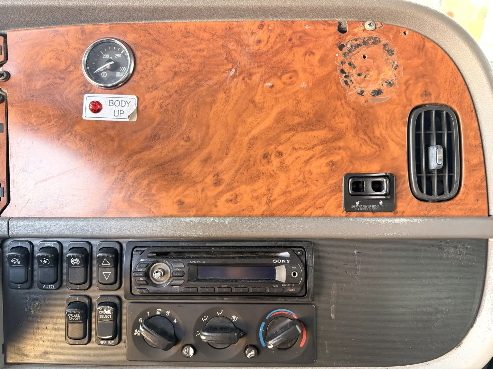 2007 Peterbilt - image 19