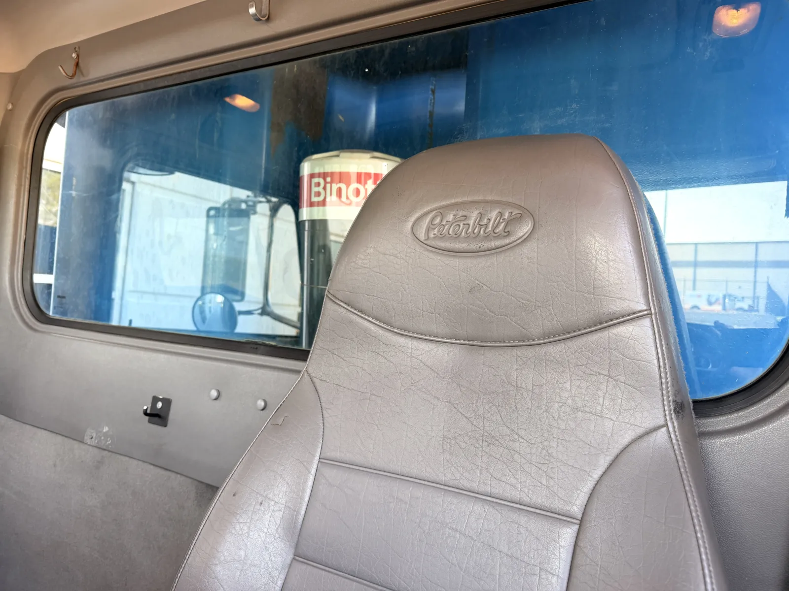 2007 Peterbilt - image 20