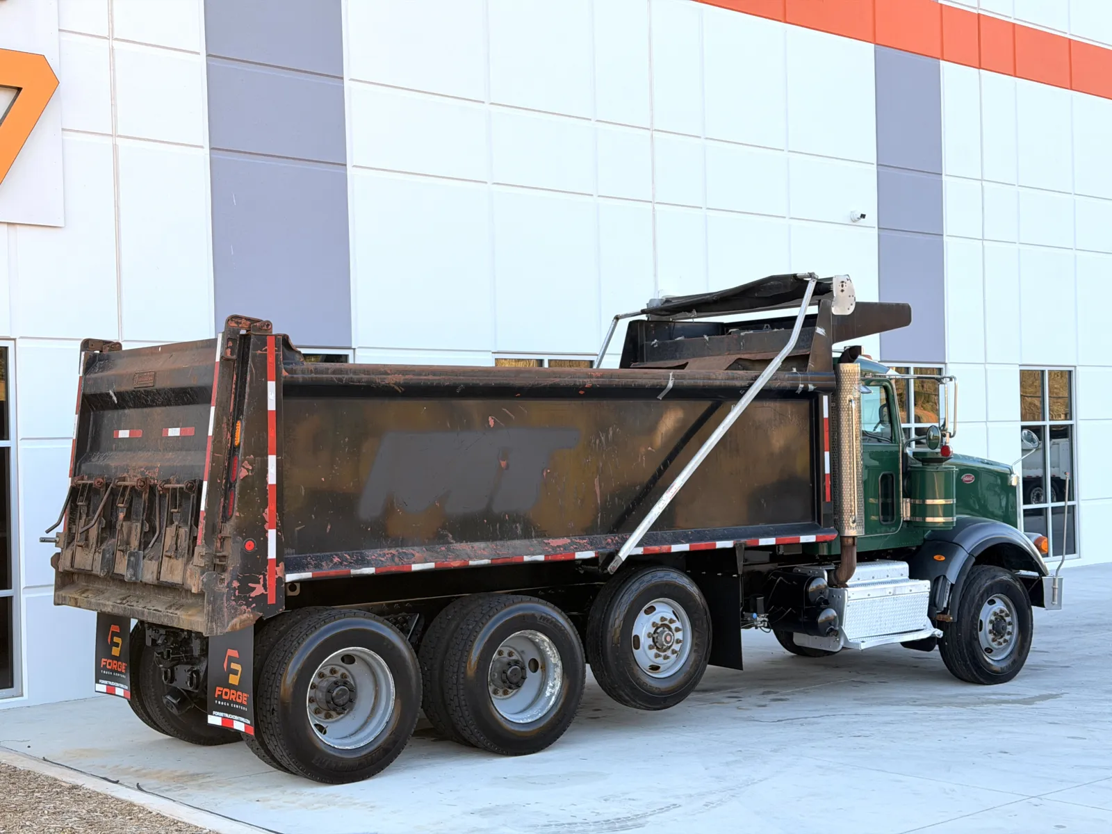 2011 Peterbilt - image 6