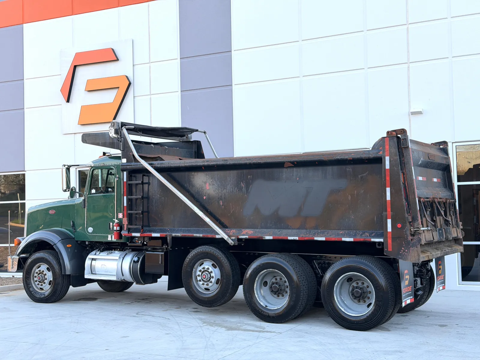 2011 Peterbilt - image 7