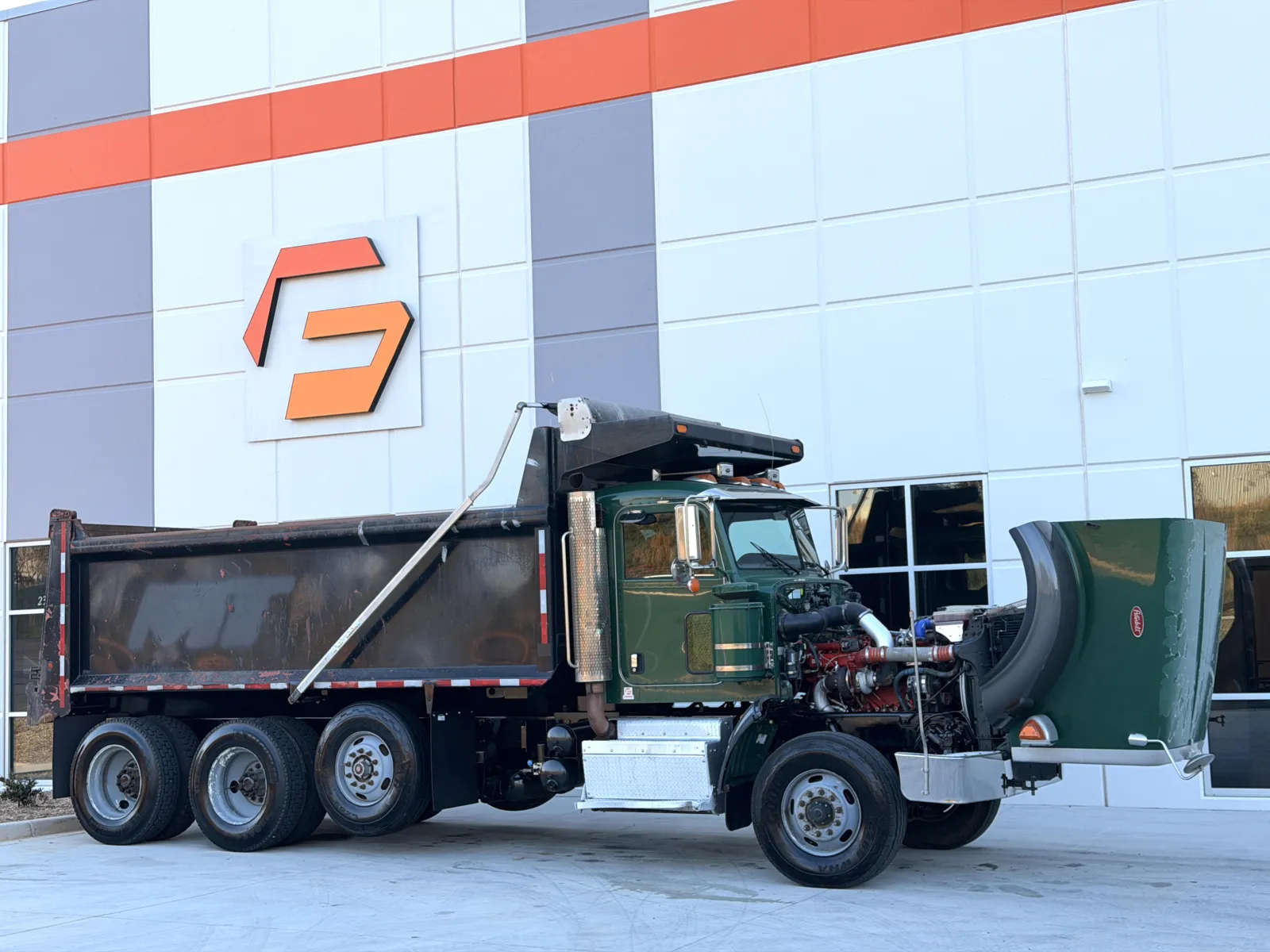 2011 Peterbilt - image 10