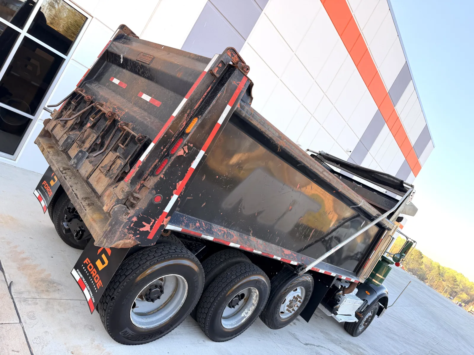 2011 Peterbilt - image 12