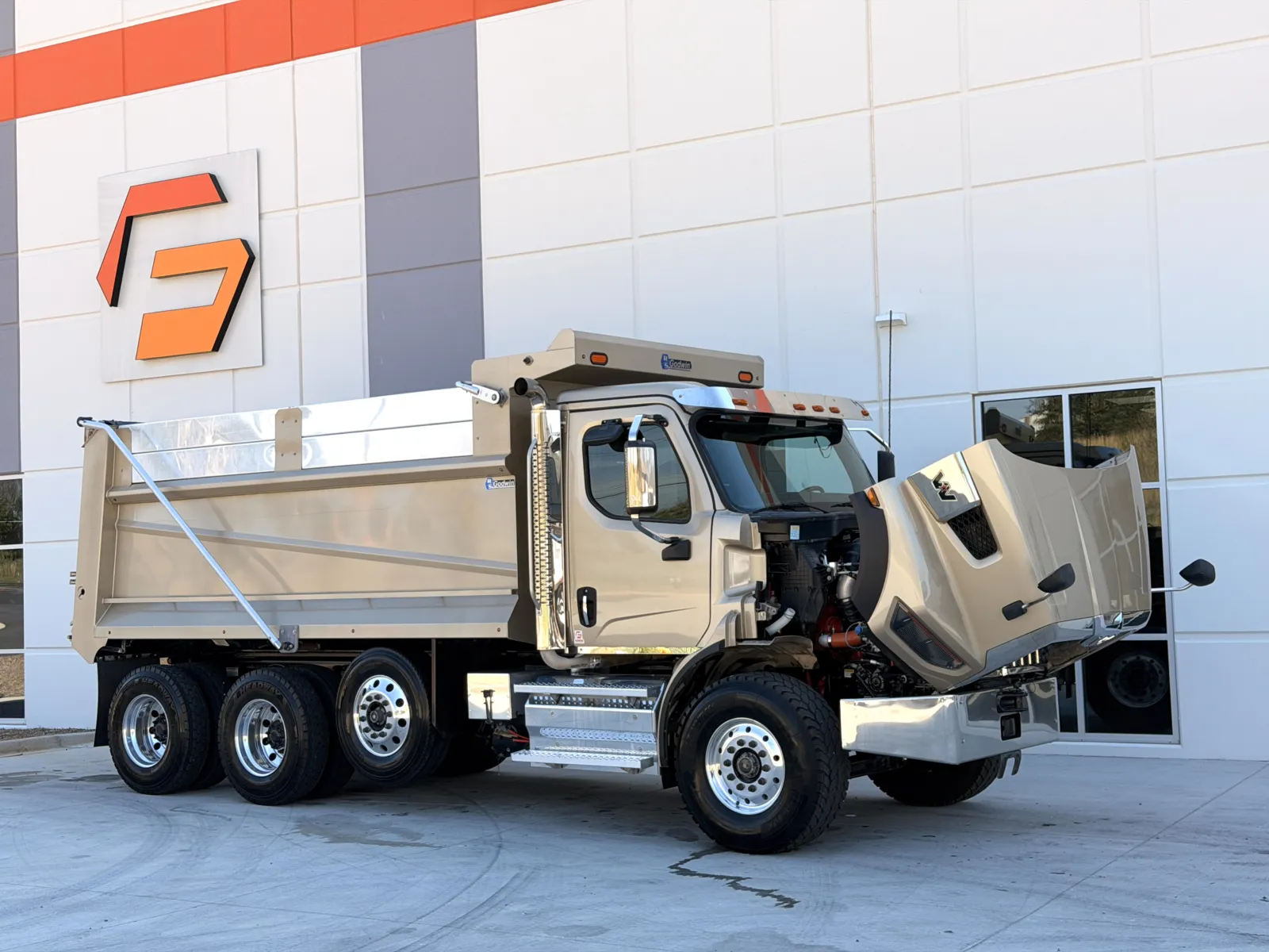 2024 Western Star 4700 - image 10