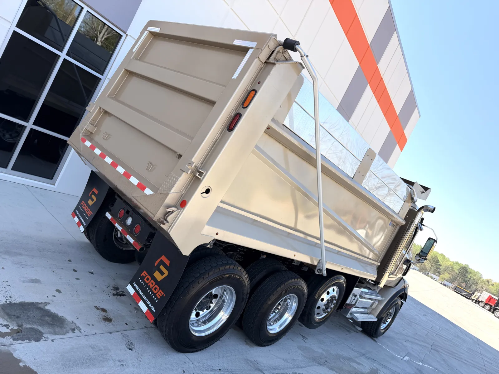 2024 Western Star 4700 - image 12