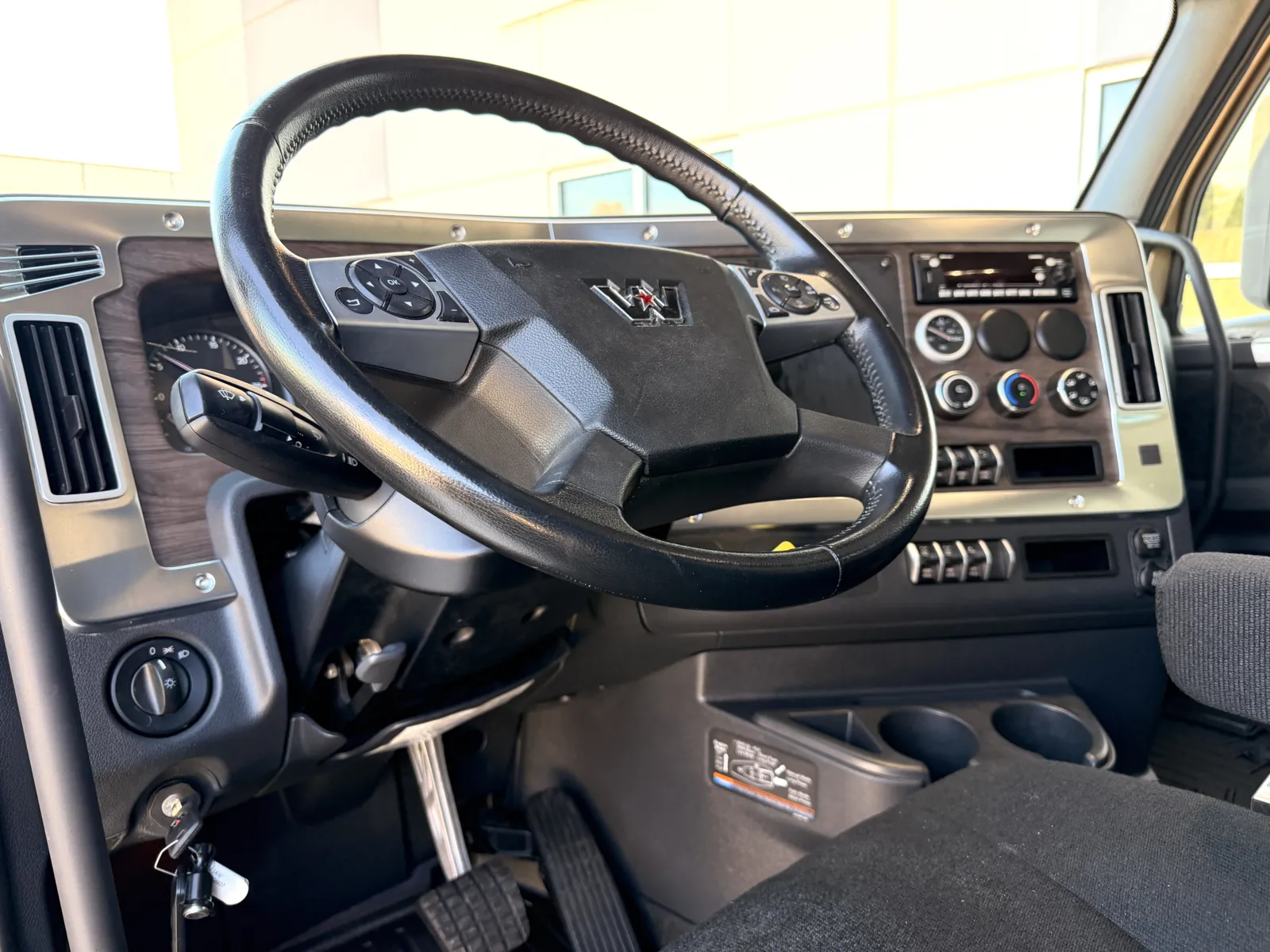 2024 Western Star 4700 - image 16