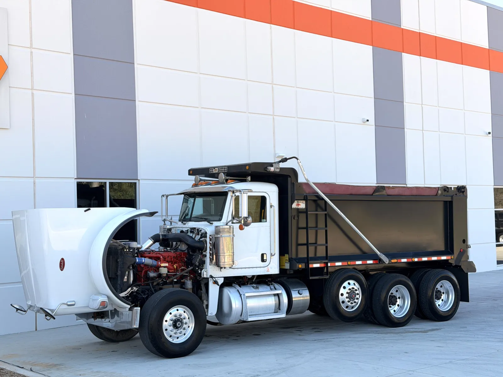 2016 Peterbilt - image 11