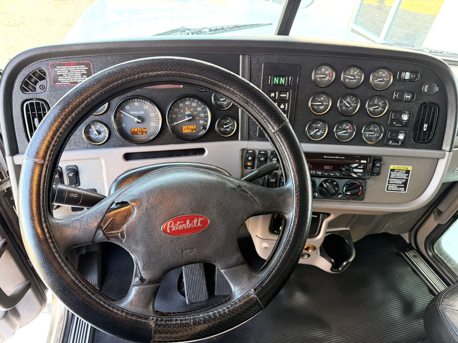 2016 Peterbilt - image 17