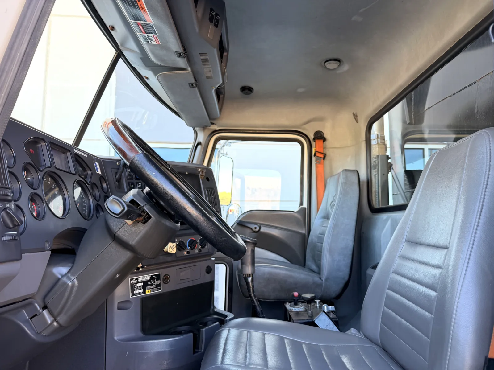 2013 Mack - image 15