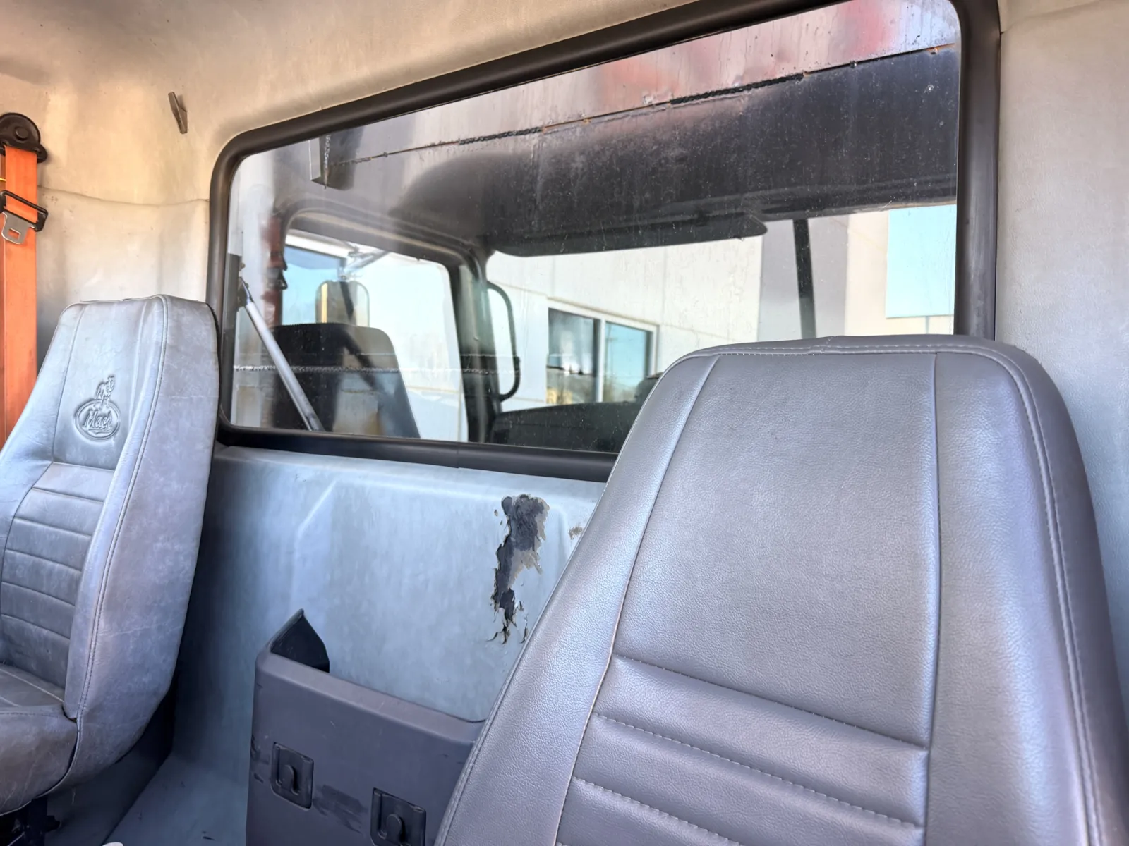 2013 Mack - image 21