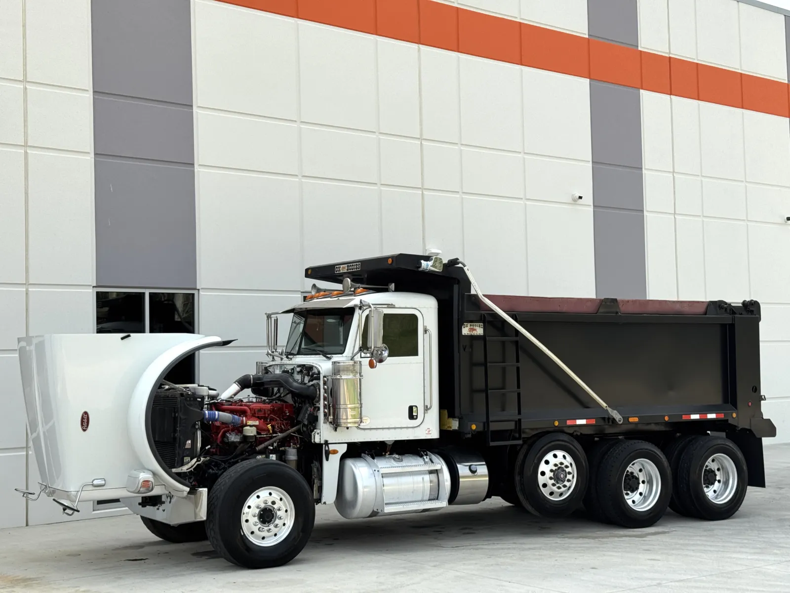 2016 Peterbilt - image 11