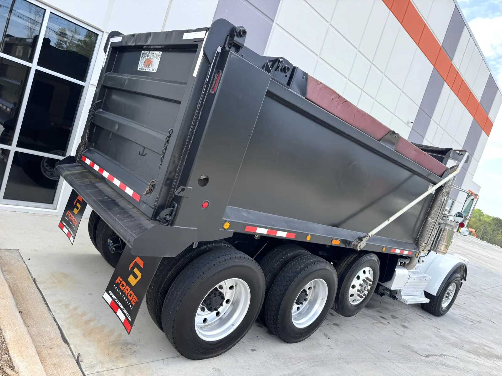 2016 Peterbilt - image 12