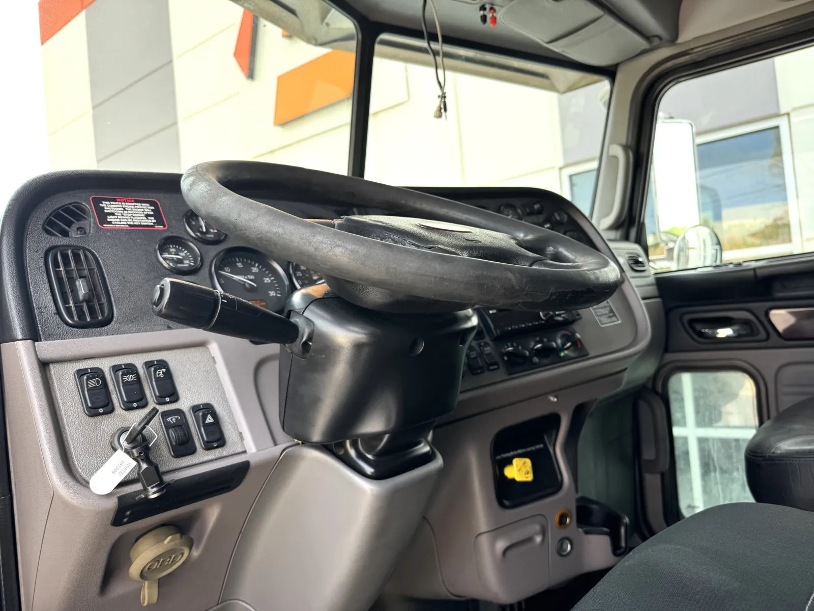 2016 Peterbilt - image 16