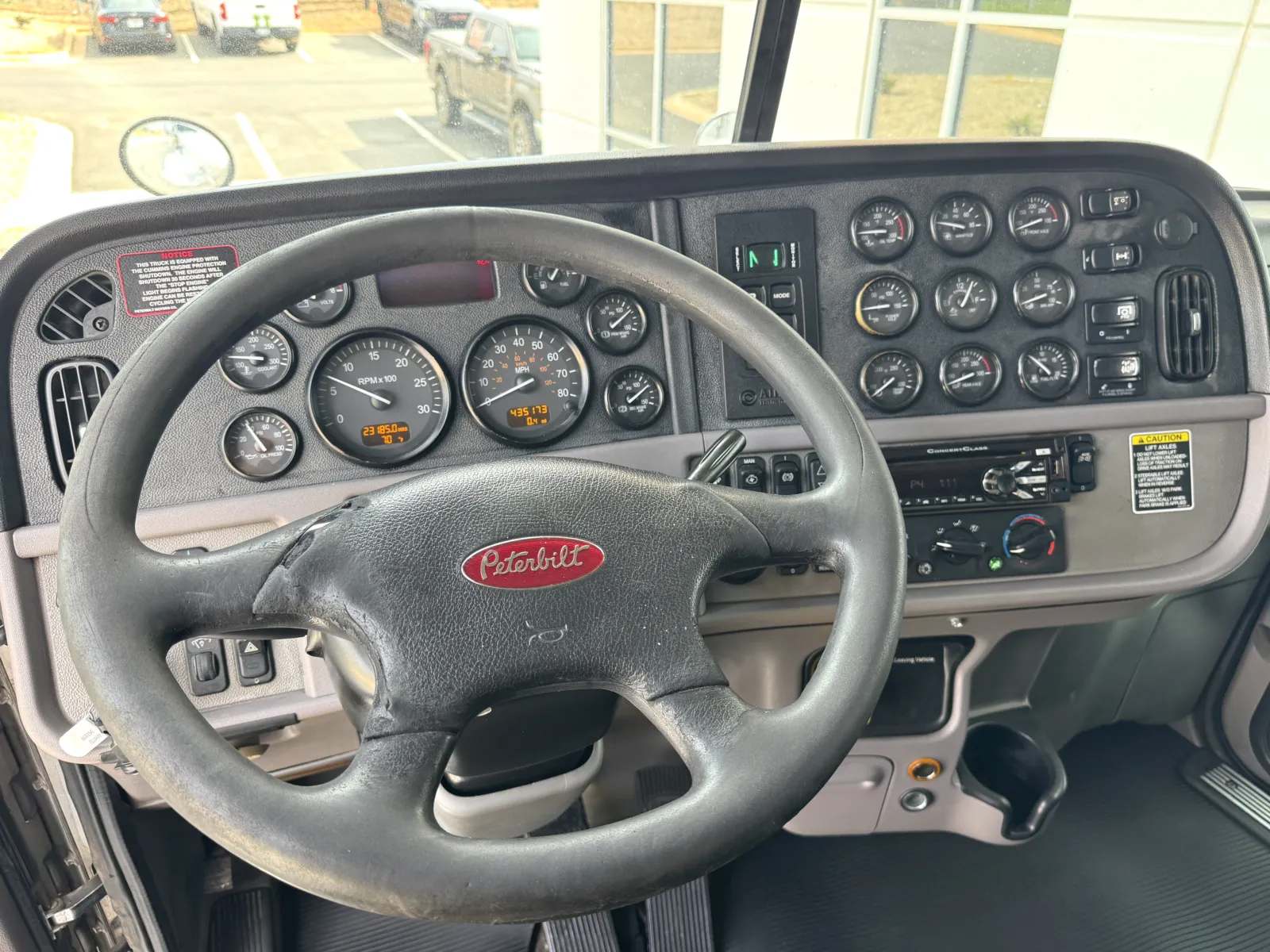 2016 Peterbilt - image 17