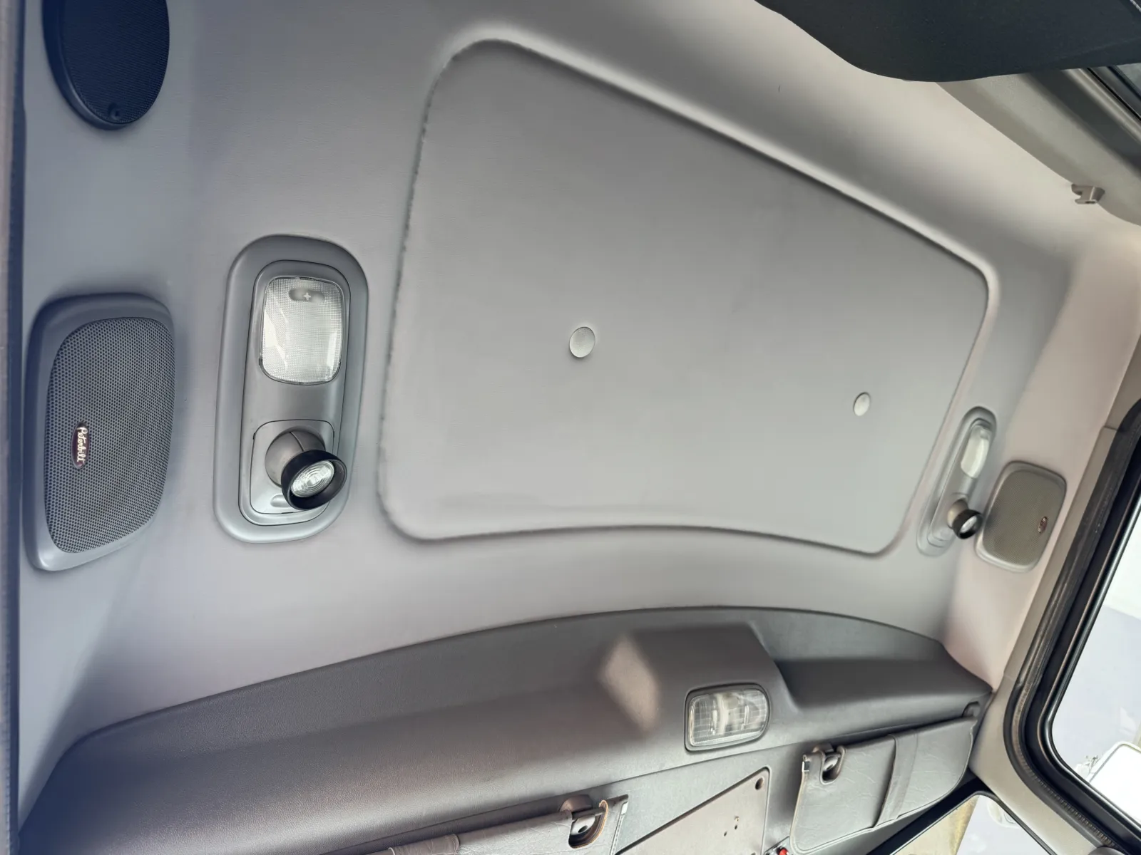 2016 Peterbilt - image 22