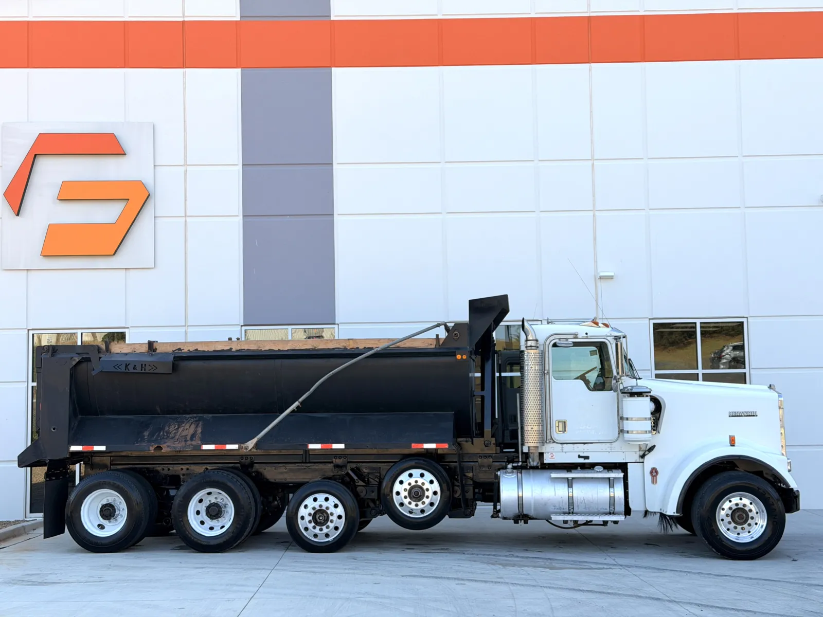 2001 Kenworth W900 - image 4