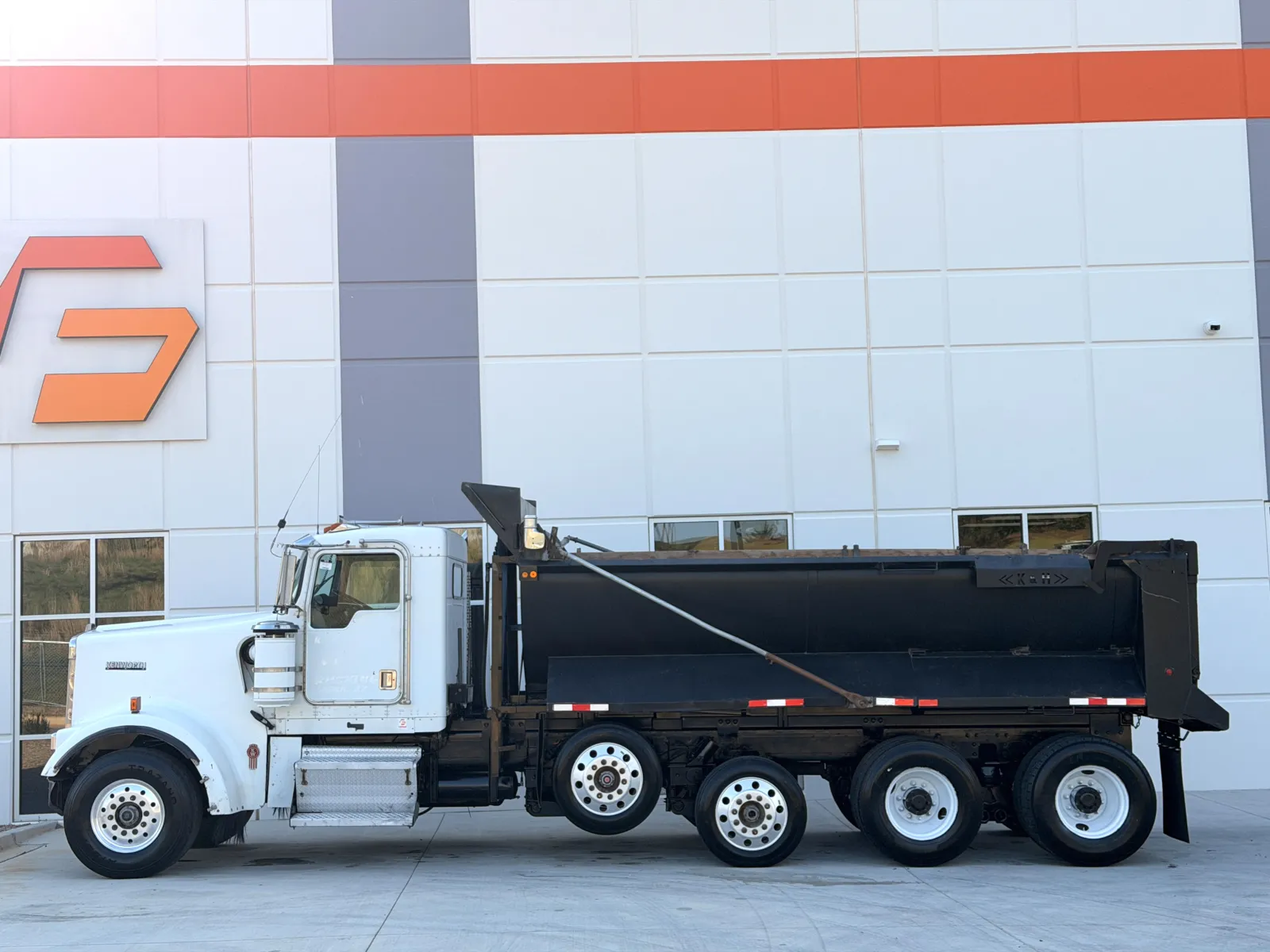 2001 Kenworth W900 - image 5