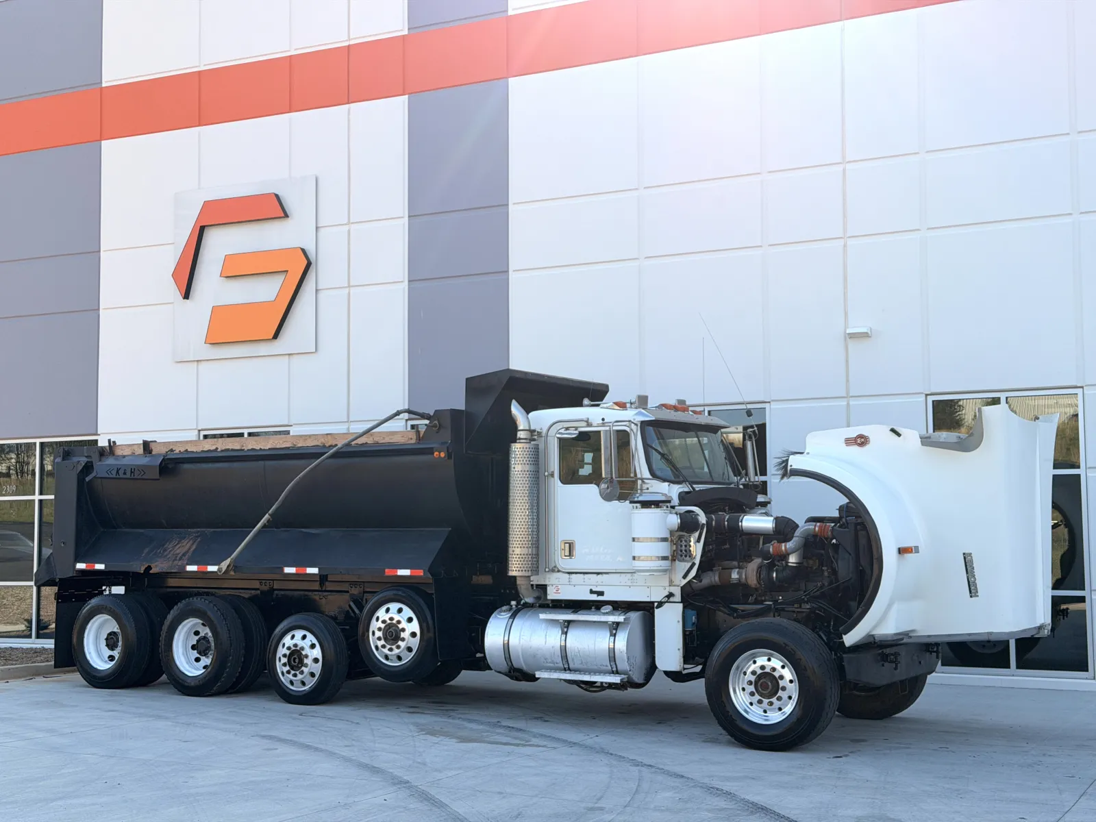 2001 Kenworth W900 - image 10