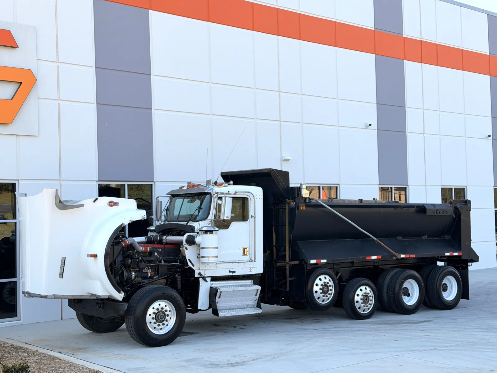 2001 Kenworth W900 - image 11