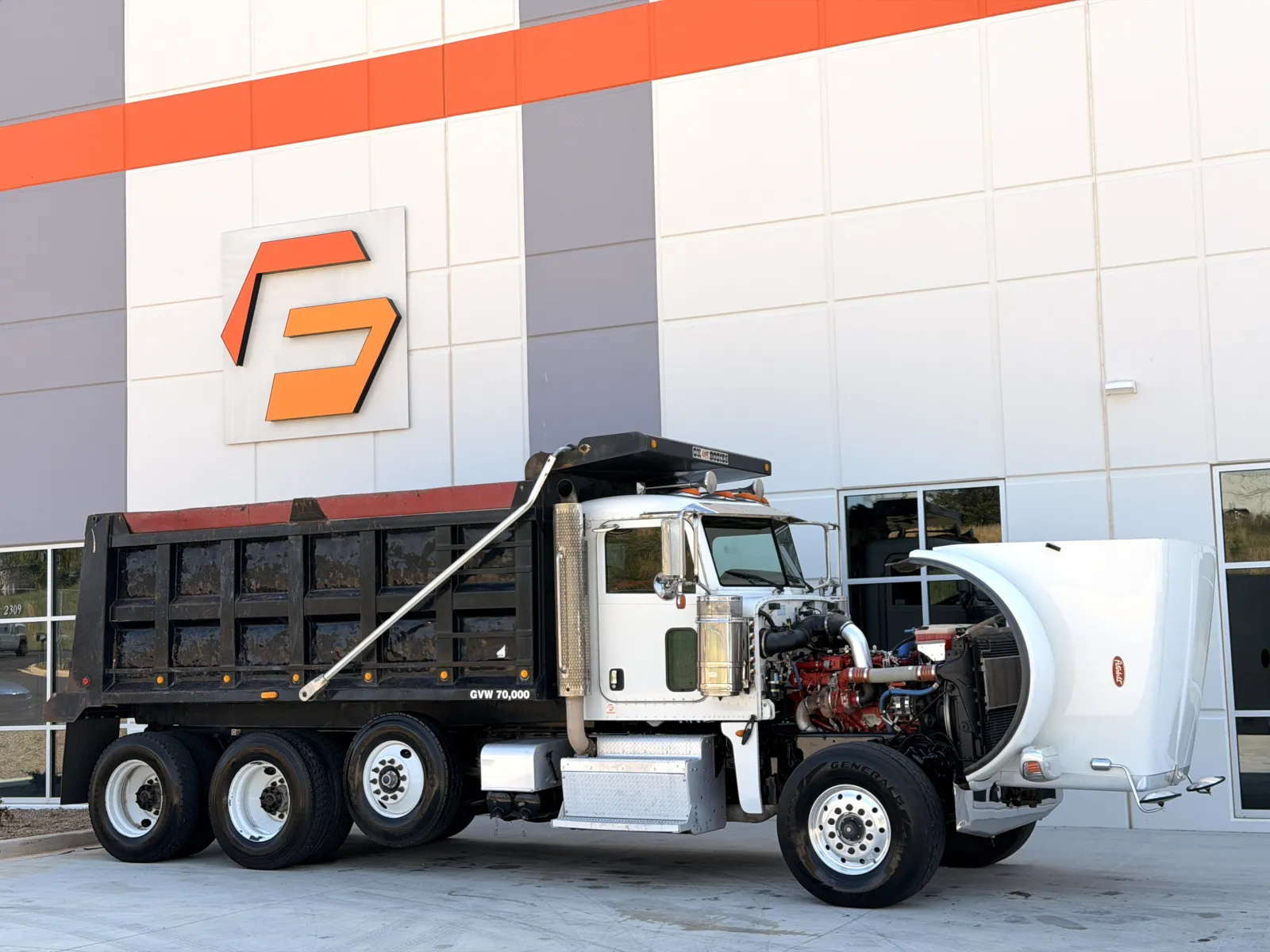 2016 Peterbilt - image 10