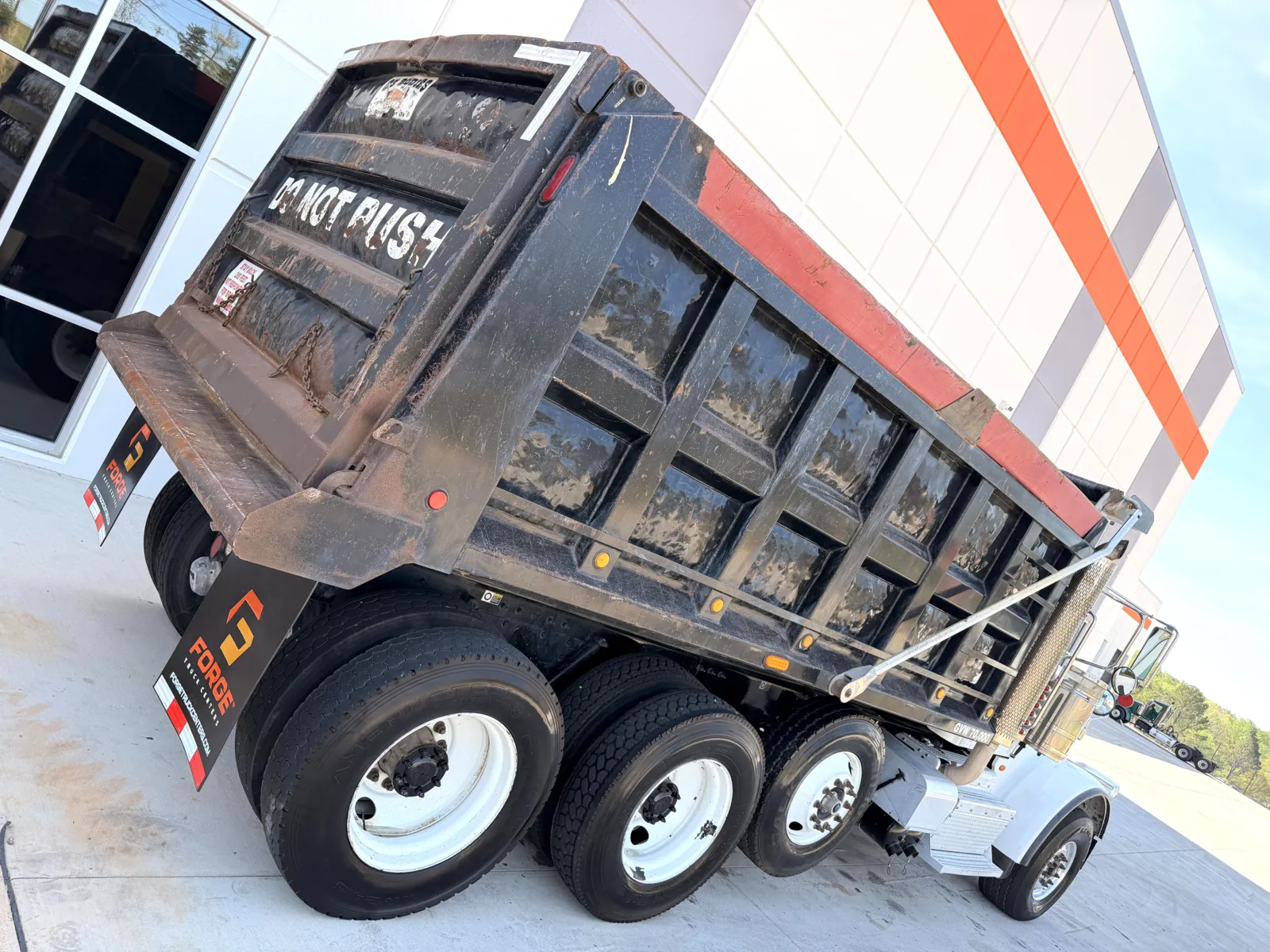 2016 Peterbilt - image 12