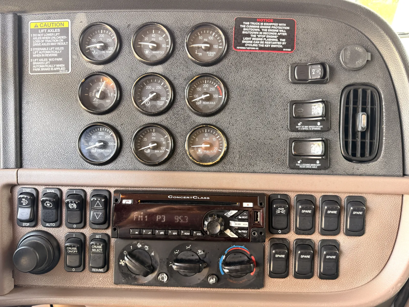 2016 Peterbilt - image 19