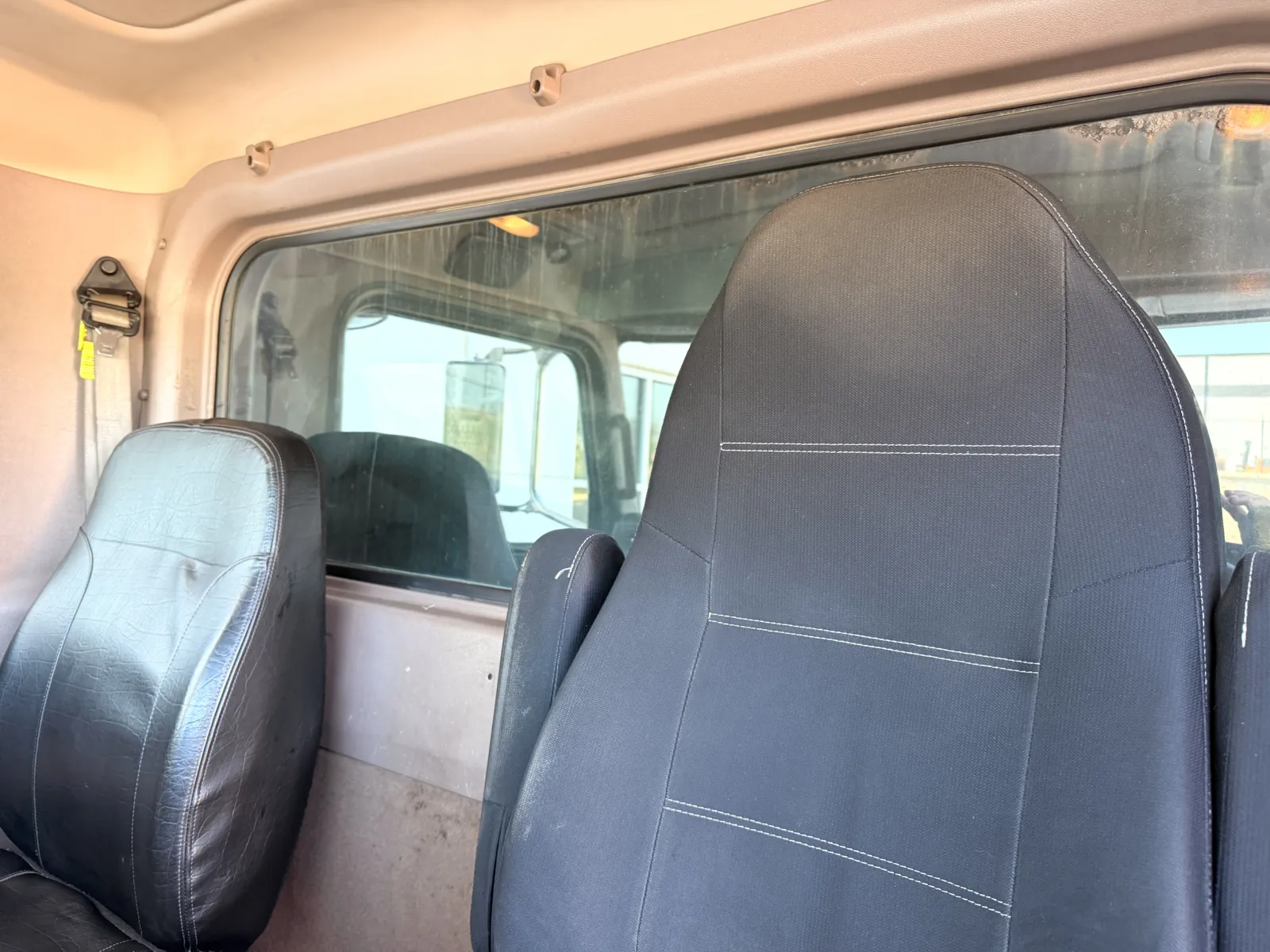 2016 Peterbilt - image 21