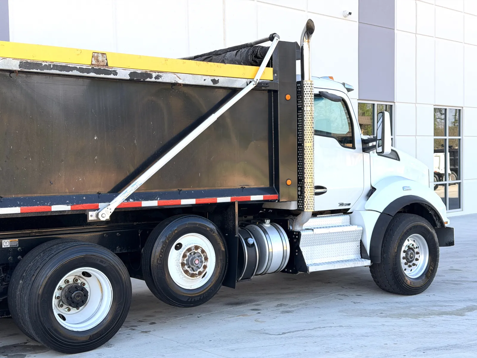 2016 Kenworth T880 - image 8