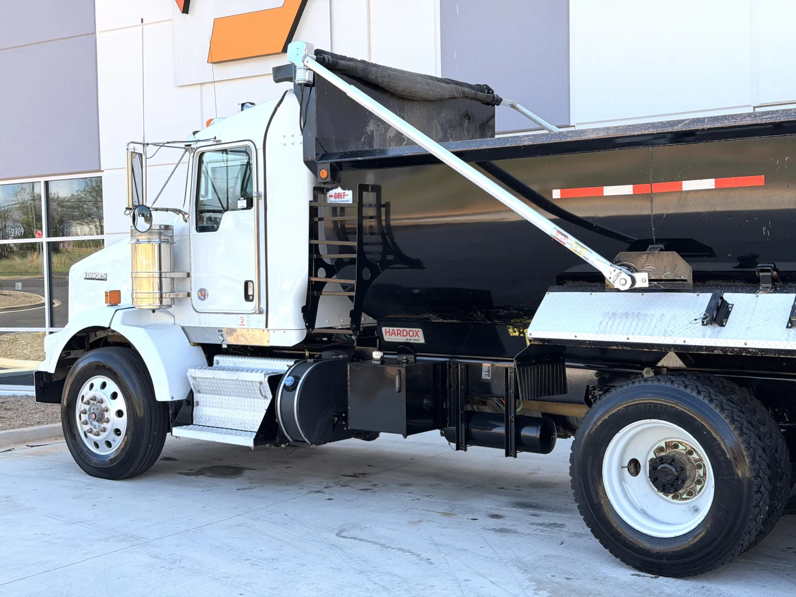 2019 Kenworth T800 - image 9