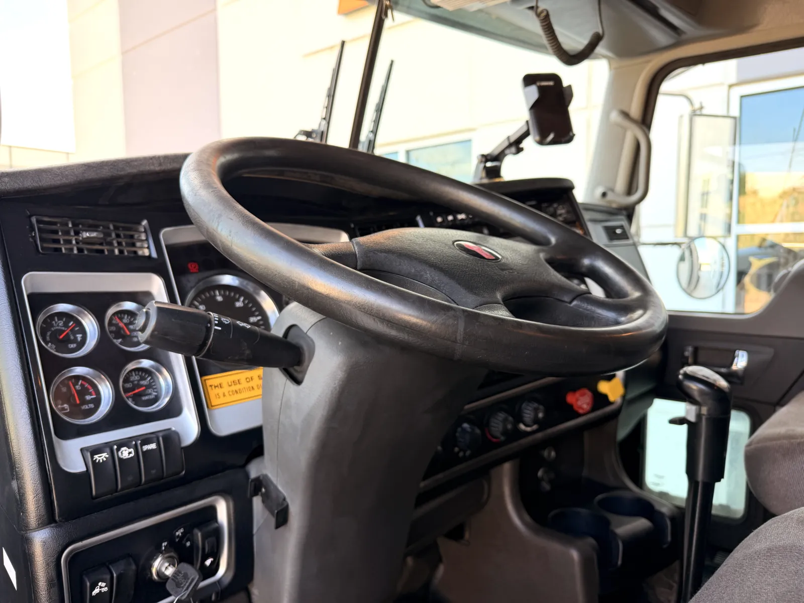 2019 Kenworth T800 - image 16