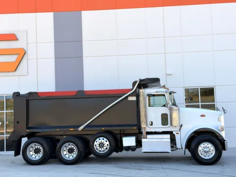 More photos of 2016 PETERBILT 367 at Forge Truck Centers - South Carolina, SC