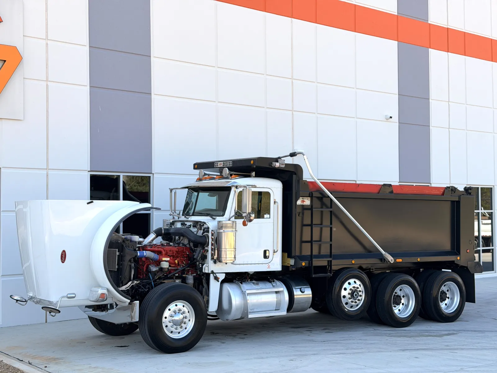 2016 Peterbilt - image 11