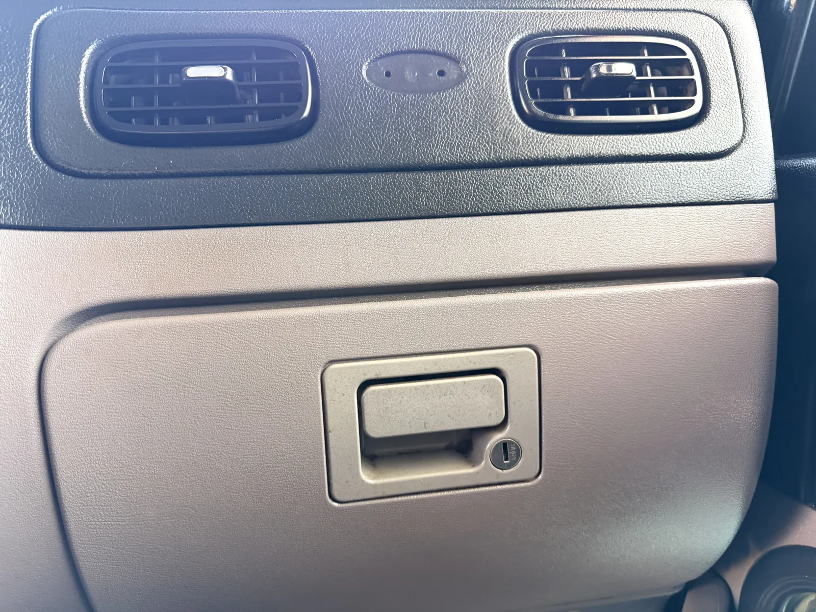 2016 Peterbilt - image 20